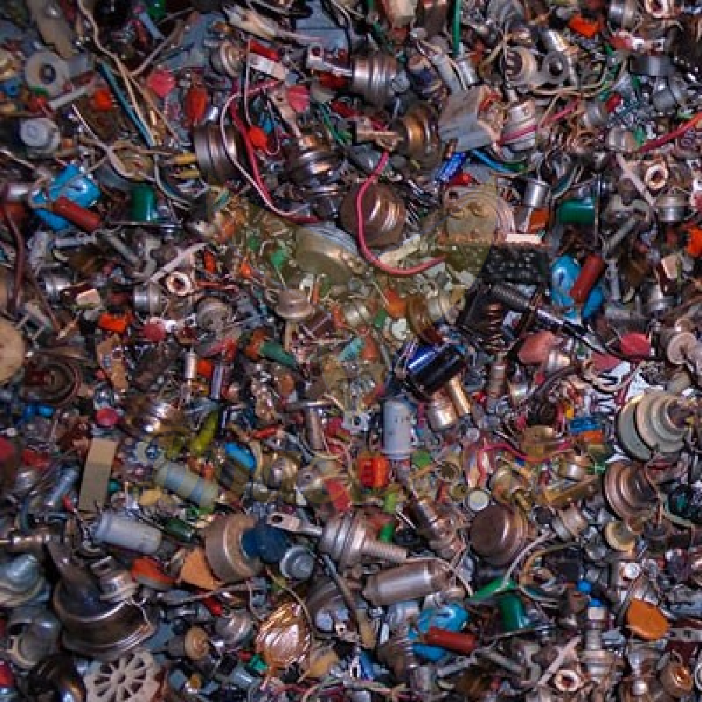 Принимаем платы Срезка с плат кроме алюминиевых конденсаторов(типа к50 ...